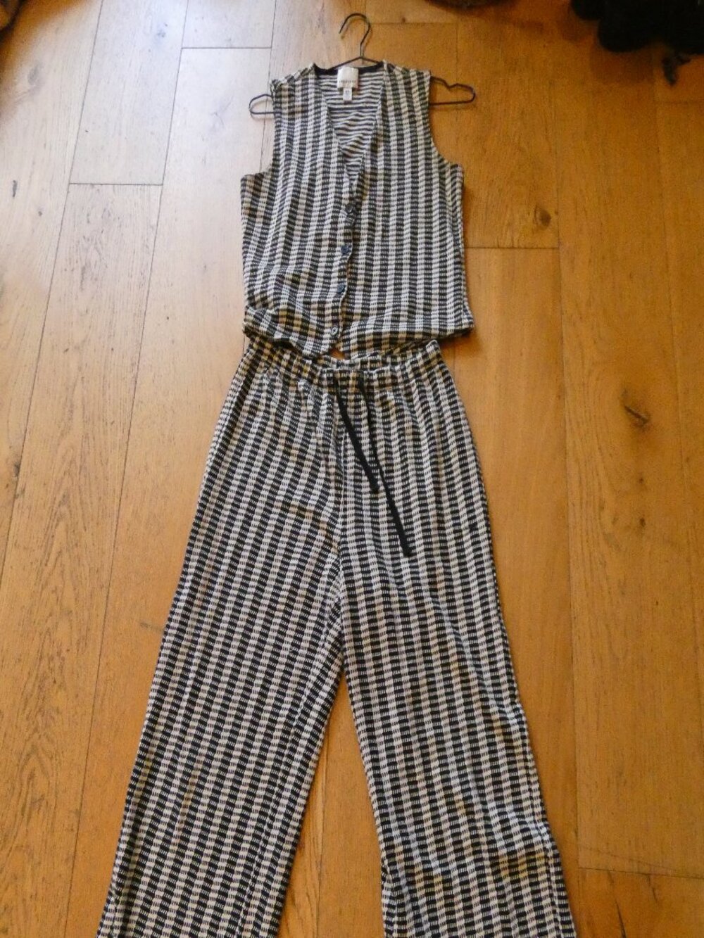 Black & White 2-Piece Set